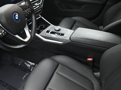 Used 2024 BMW i4 eDrive35 w/ Premium Package RWD image 18