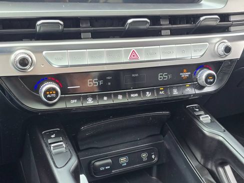 Certified 2024 Kia Telluride S w/ S Sunroof Package AWD/4WD image 32