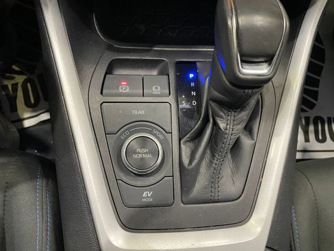 Used 2022 Toyota RAV4 SE w/ Convenience Package AWD/4WD image 18