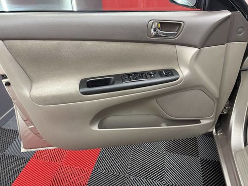Used 2005 Toyota Camry LE FWD image 6