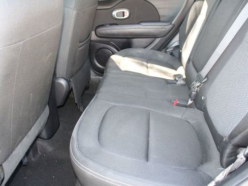 Used 2019 Kia Soul + image 28