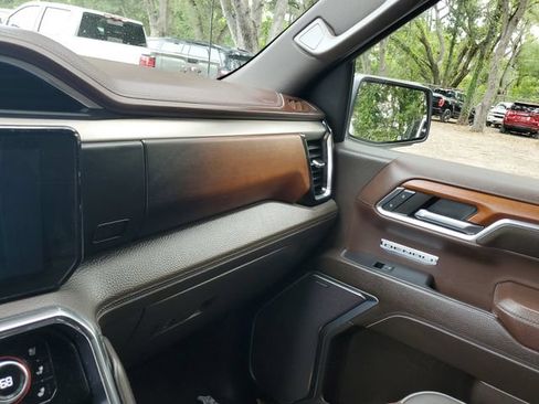 Used 2023 GMC Sierra 1500 Denali w/ Technology Package AWD/4WD image 26