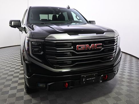 Used 2022 GMC Sierra 1500 AT4 w/ AT4 Premium Package image 9