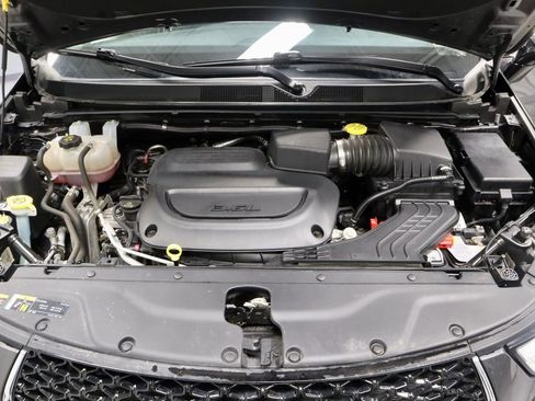 Used 2023 Chrysler Pacifica Limited FWD image 17