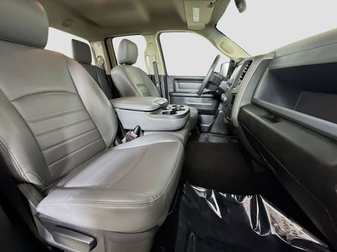 Used 2018 RAM 1500 Express image 27