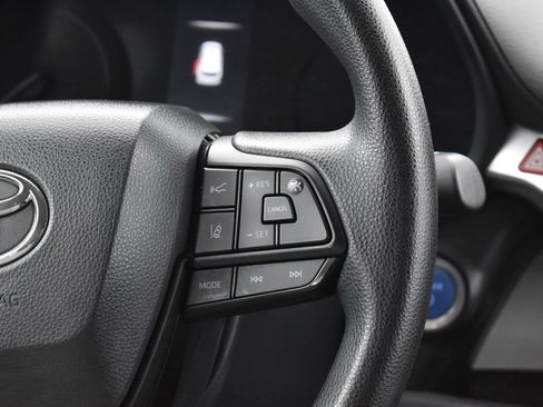 Used 2024 Toyota Sienna LE image 16