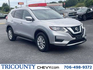 Used 2017 Nissan Rogue SV FWD video 1