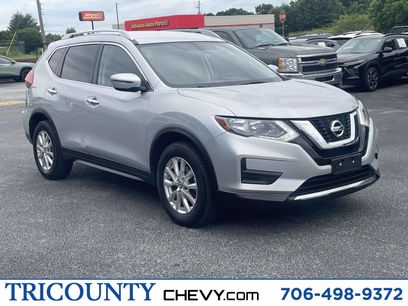 Used 2017 Nissan Rogue SV