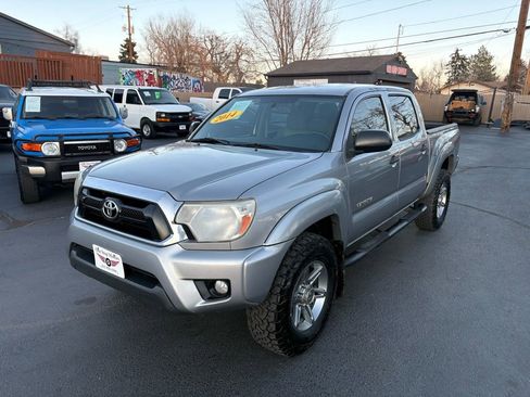Used 2014 Toyota Tacoma 4x4 Double Cab w/ SR5 Package image 3