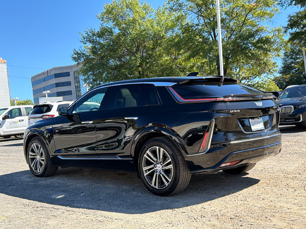 Used 2024 Cadillac Lyriq Luxury AWD/4WD image 5