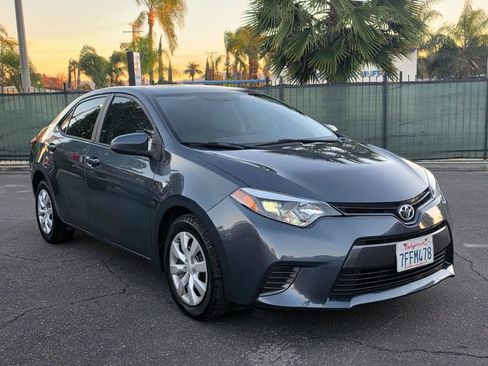Used 2015 Toyota Corolla LE image 2