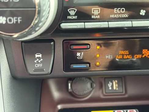 Used 2025 Toyota RAV4 Limited w/ Advanced Technology Package AWD/4WD image 27