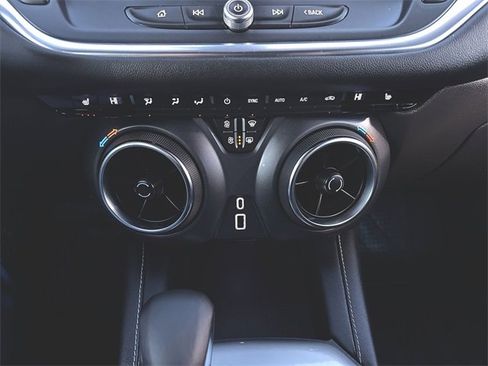 Certified 2025 Chevrolet Blazer LT w/ Midnight/Sport Edition image 17