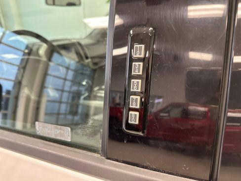 Used 2018 Ford F150 Lariat image 9