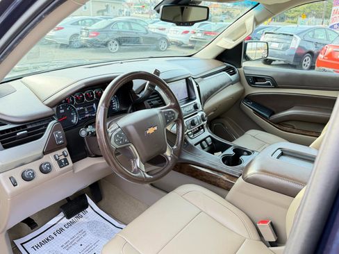 Used 2018 Chevrolet Suburban LT image 11