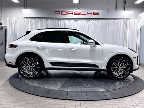 Used 2026 Porsche Macan AWD/4WD image 10