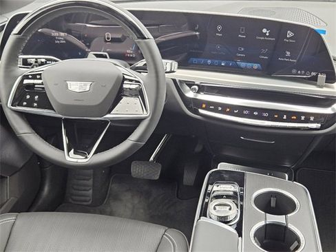 New 2024 Cadillac Lyriq Sport image 25