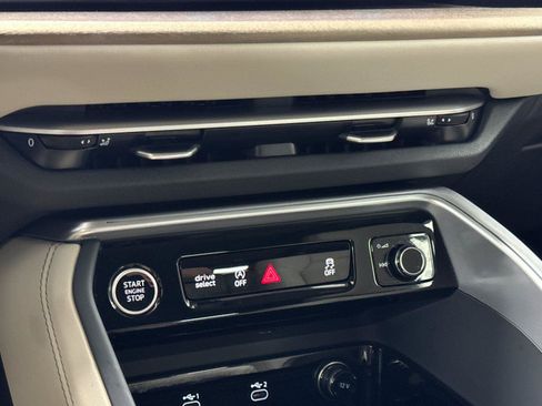 Used 2025 Audi Q5 Premium w/ Convenience Package AWD/4WD image 21