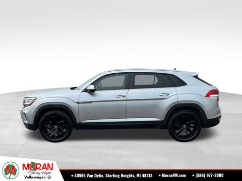 Used 2023 Volkswagen Atlas Cross Sport SE w/ Panoramic Sunroof Package AWD/4WD image 2