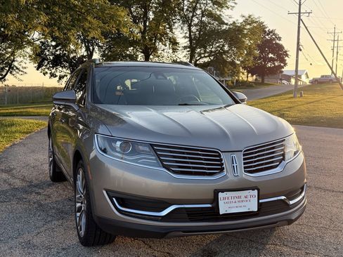Used 2018 Lincoln MKX Reserve w/ Driver Assistance Package AWD/4WD image 7