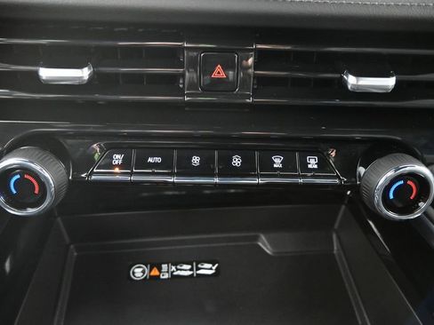 Used 2025 Chevrolet Tahoe LT w/ Comfort Package image 31