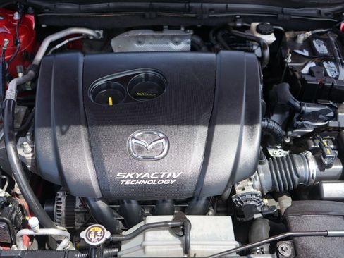 Used 2015 MAZDA MAZDA3 i Touring w/ Technology Package FWD image 10