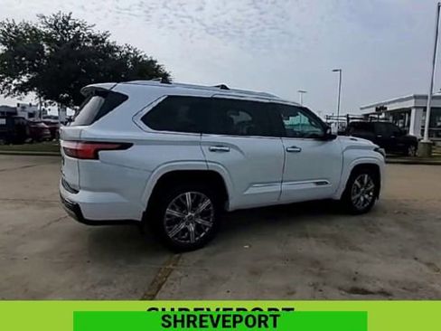 Used 2024 Toyota Sequoia Capstone image 9