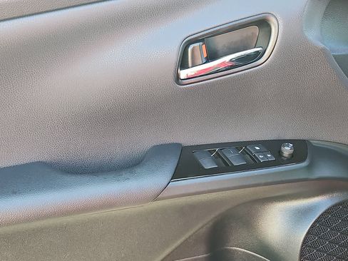 Used 2022 Toyota Prius LE image 10