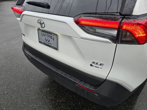 Used 2025 Toyota RAV4 XLE image 13