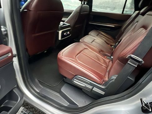 Used 2024 Ford Expedition Limited image 25