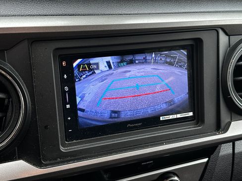 Used 2018 Toyota Tacoma SR5 image 16