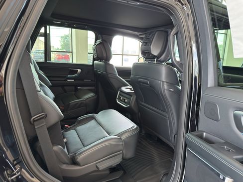 New 2027 Ford Expedition Platinum w/ Stealth Appearance Package AWD/4WD image 28