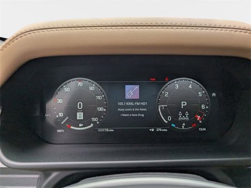 New 2025 Land Rover Defender 130 X-Dynamic SE image 10