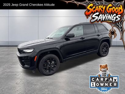 Used 2025 Jeep Grand Cherokee Altitude