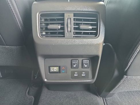 Used 2024 Nissan Rogue Platinum w/ Platinum Premium Package AWD/4WD image 26