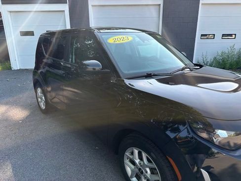Used 2023 Kia Soul LX w/ Option Group 015 FWD image 6