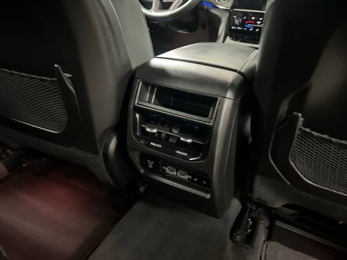 Used 2023 Jeep Grand Cherokee Overland AWD/4WD image 64