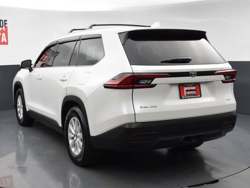 Used 2025 Toyota Grand Highlander AWD Hybrid image 3