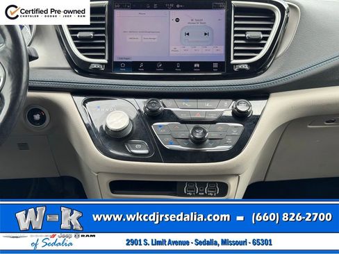 Certified 2021 Chrysler Pacifica Touring-L FWD image 16