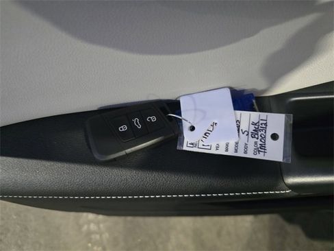 New 2026 Volkswagen Taos S image 25