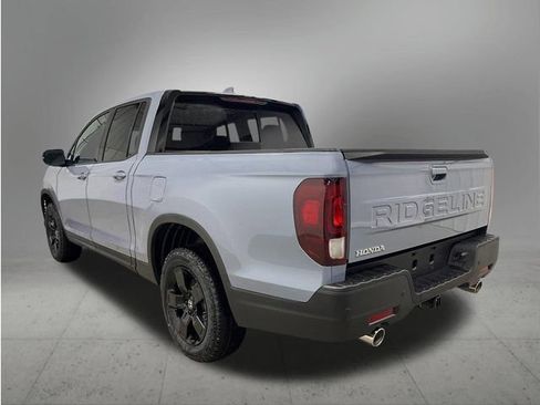 New 2026 Honda Ridgeline Black Edition image 3