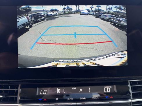 Used 2025 Toyota Sienna XLE image 24