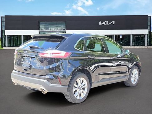Used 2021 Ford Edge Titanium FWD image 3