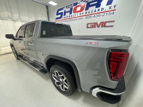 Used 2023 GMC Sierra 1500 SLT w/ SLT Premium Package AWD/4WD image 8