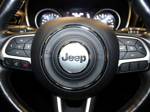 Used 2020 Jeep Compass Latitude image 12