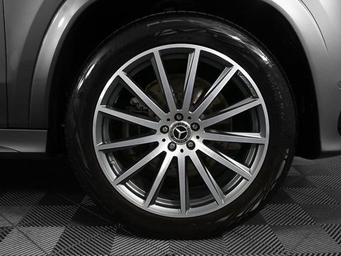 Certified 2025 Mercedes-Benz GLS 450 4MATIC image 37