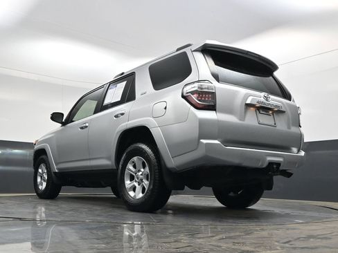Used 2022 Toyota 4Runner SR5 Premium w/ Moonroof Package RWD image 41