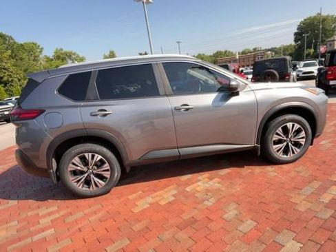 Used 2022 Nissan Rogue SV w/ SV Premium Package AWD/4WD image 2