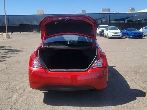 Used 2015 Nissan Versa SV FWD image 11