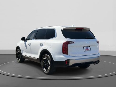 Used 2025 Kia Telluride S FWD image 7